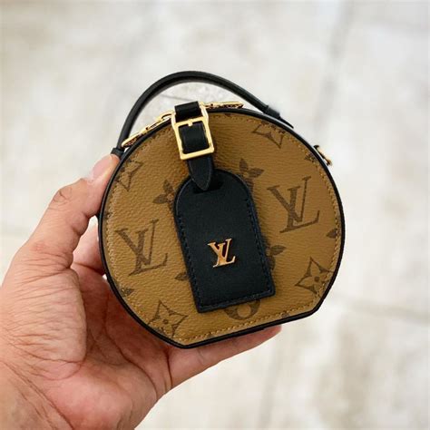 lv 圓餅包